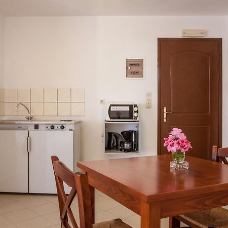 Ekavi Apartments Agia Marina Exterior foto