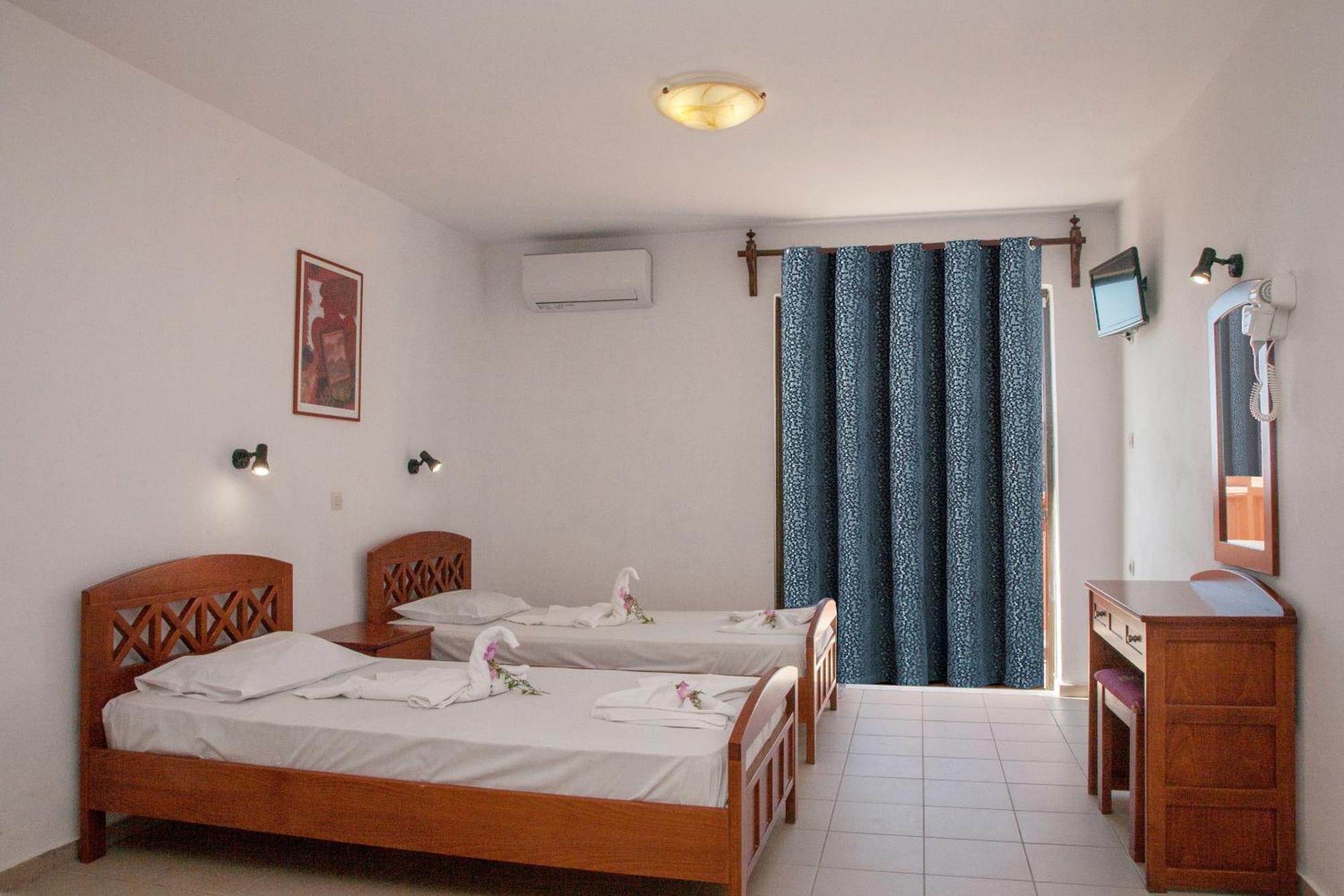 Ekavi Apartments Agia Marina Exterior foto