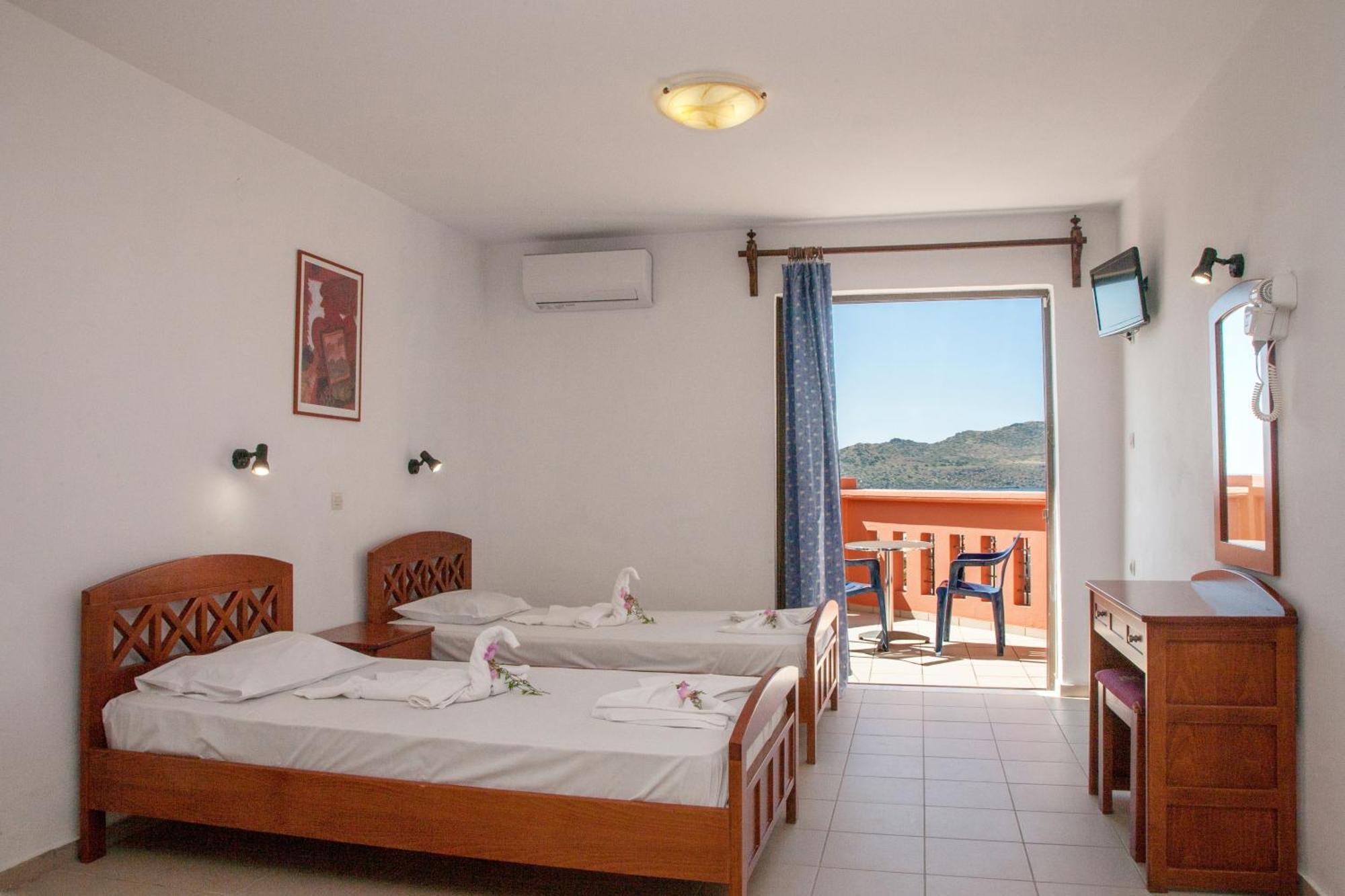 Ekavi Apartments Agia Marina Exterior foto