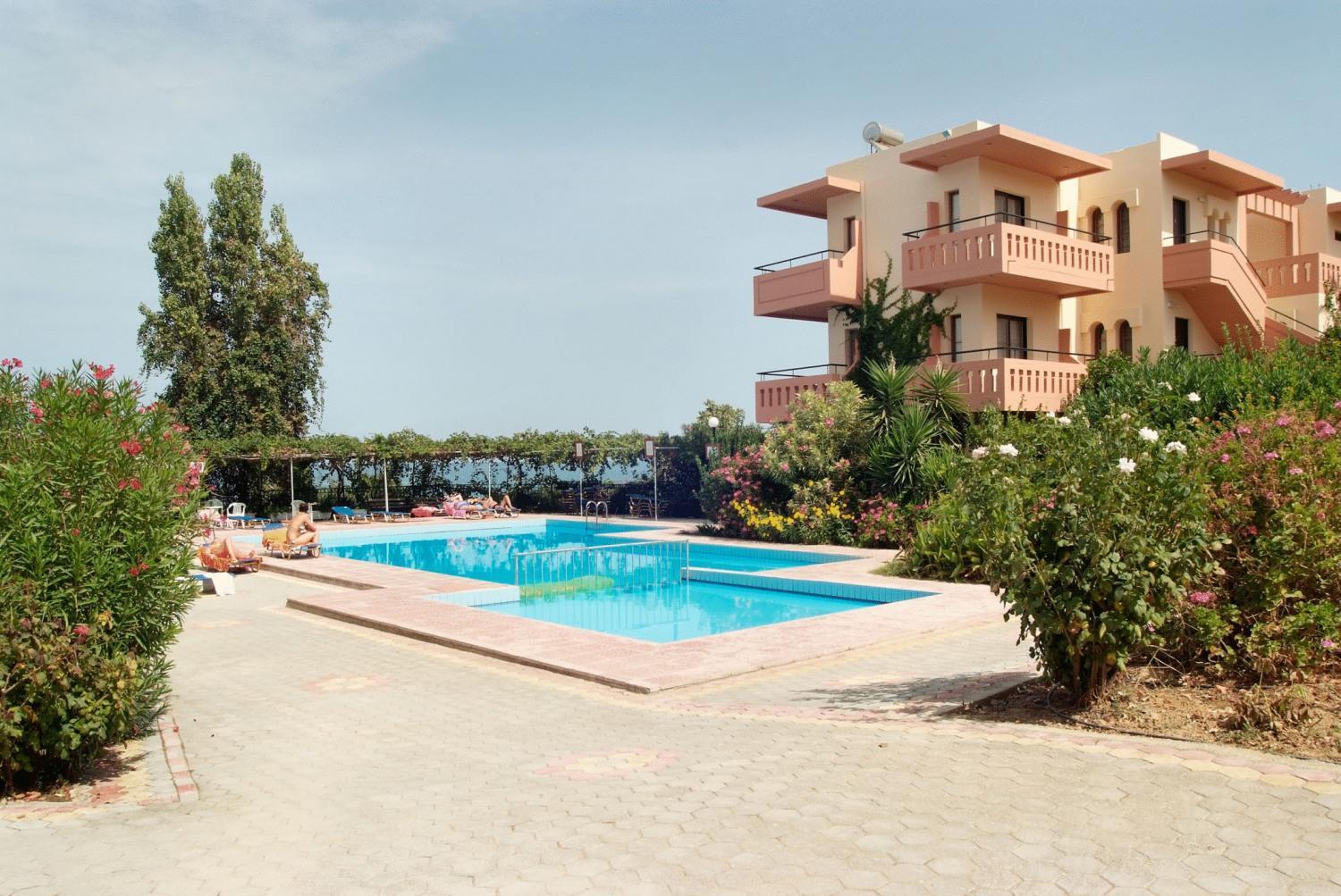 Ekavi Apartments Agia Marina Exterior foto