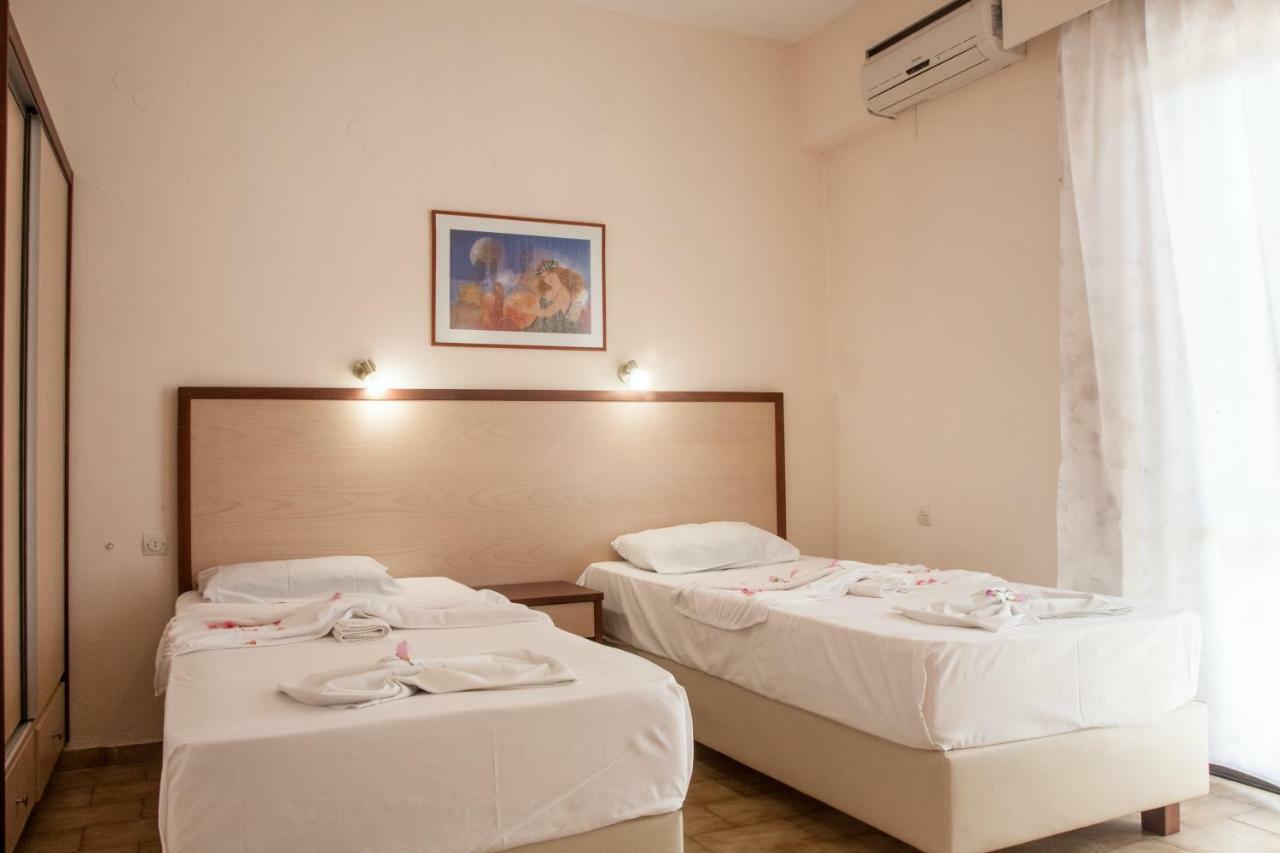 Ekavi Apartments Agia Marina Exterior foto