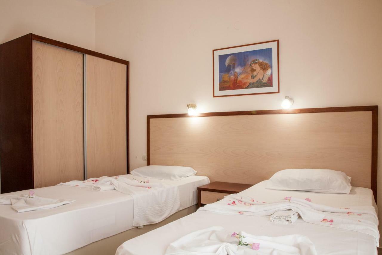 Ekavi Apartments Agia Marina Exterior foto