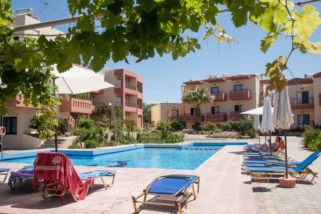 Ekavi Apartments Agia Marina Exterior foto